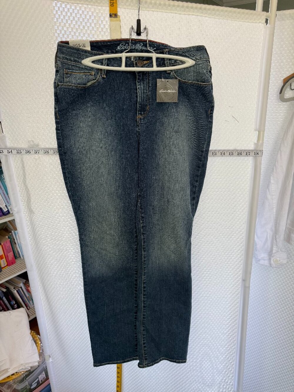 NWT EDDIE BAUER CURVY STRAIGHT JEANS SIZE 10